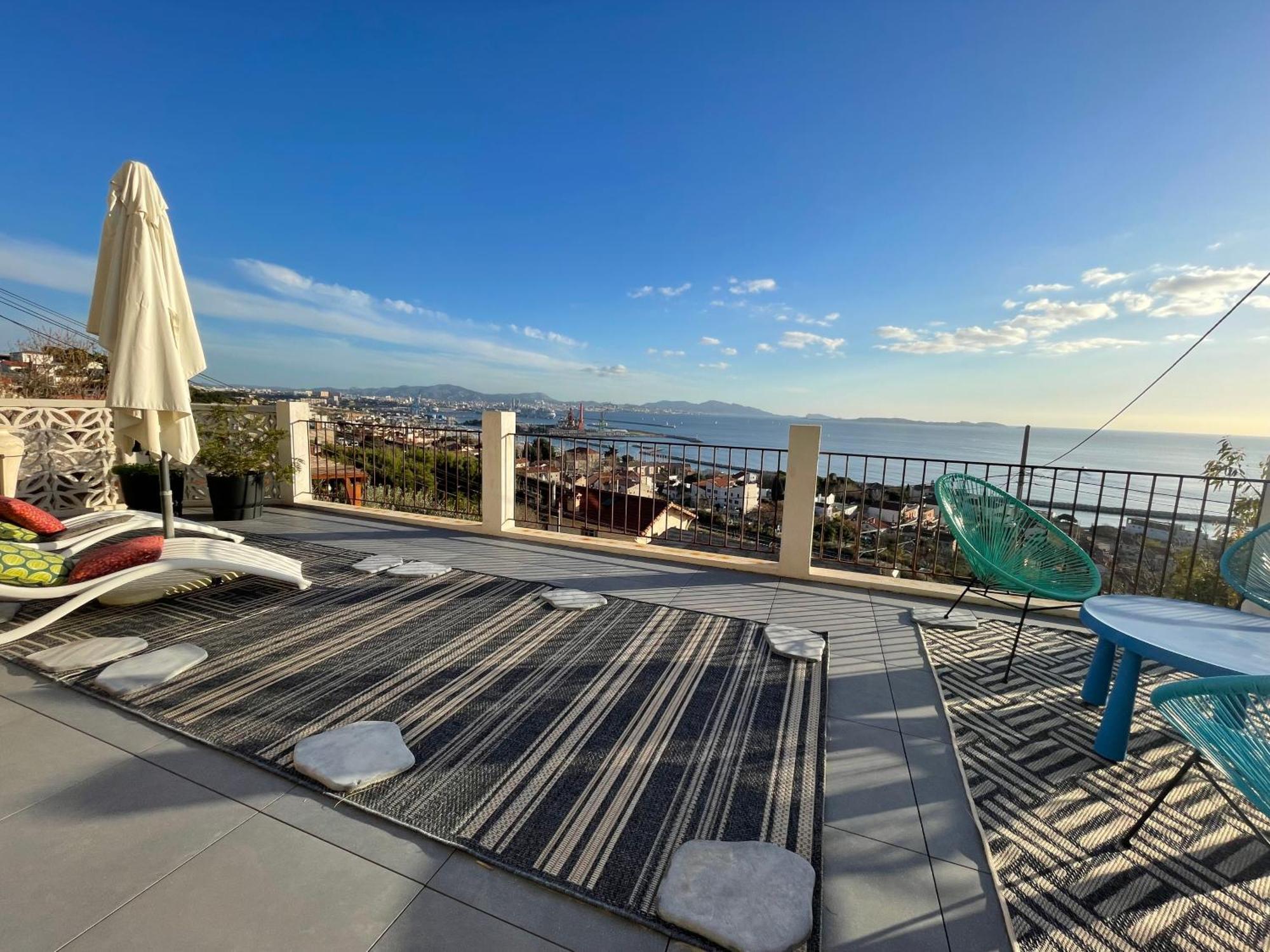 Superbe Terrasse Avec Vue Panoramique Sur La Mer Marsella Exterior foto