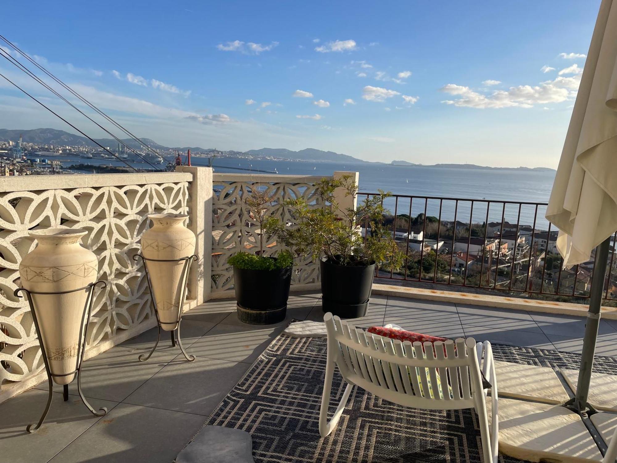 Superbe Terrasse Avec Vue Panoramique Sur La Mer Marsella Exterior foto