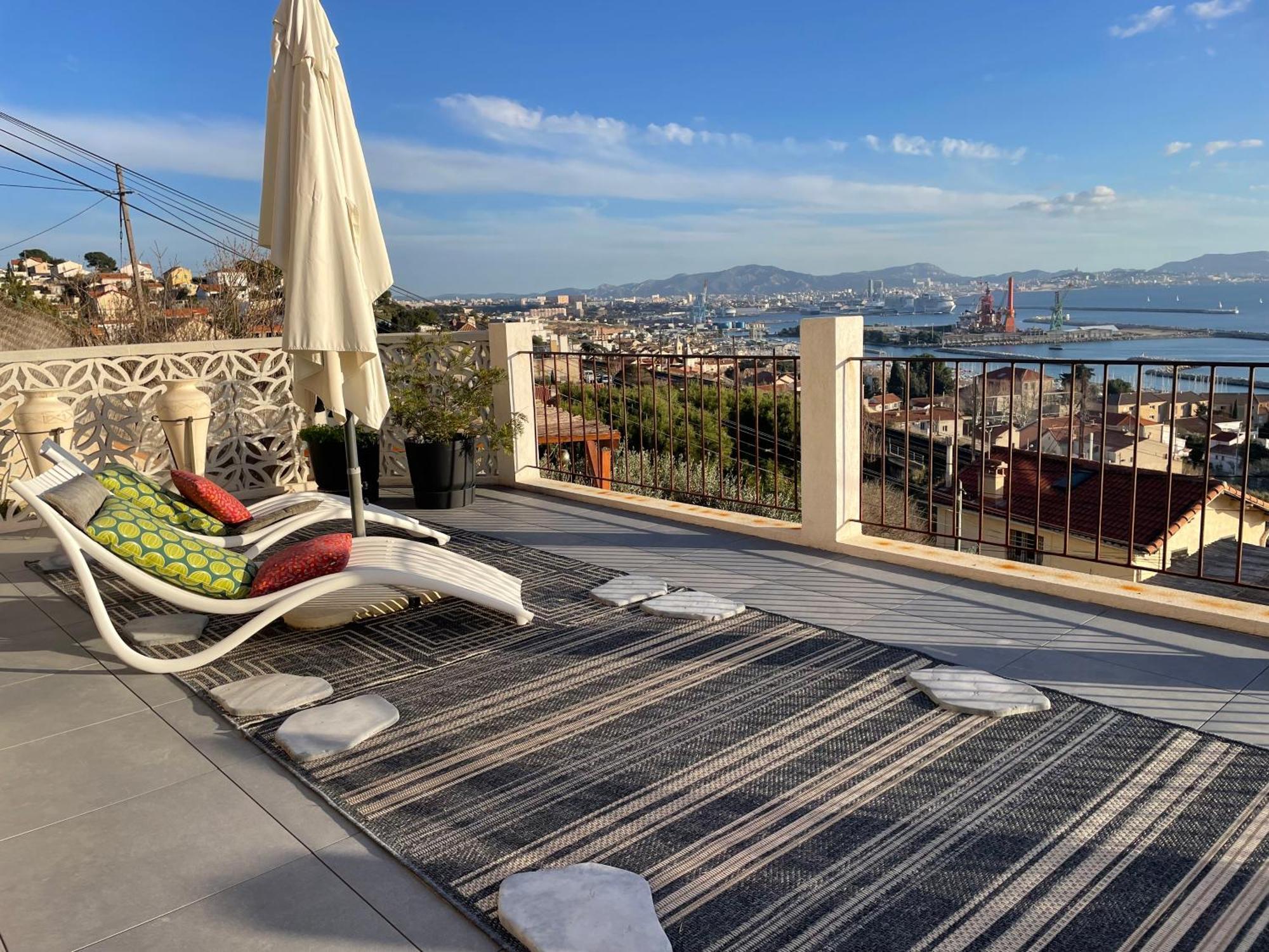 Superbe Terrasse Avec Vue Panoramique Sur La Mer Marsella Exterior foto
